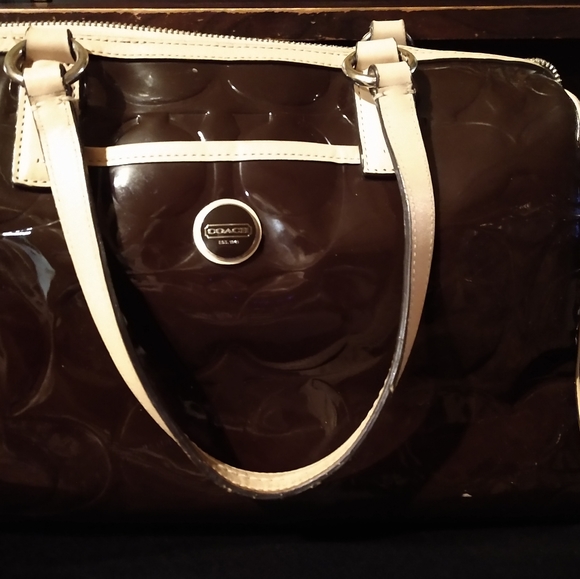 Authentic coach purse patent leather embossed - Picture 1 of 4